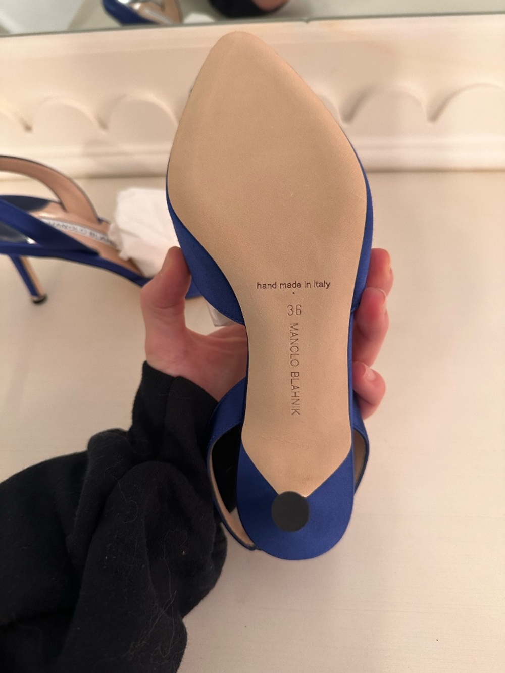 Manolo Blahnik Hangisli Slingback - Picture 5 of 11